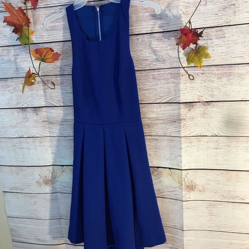 LuLu cut Out Dress ( Size Small )